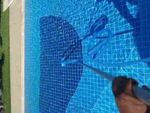 Limpeza de piscinas